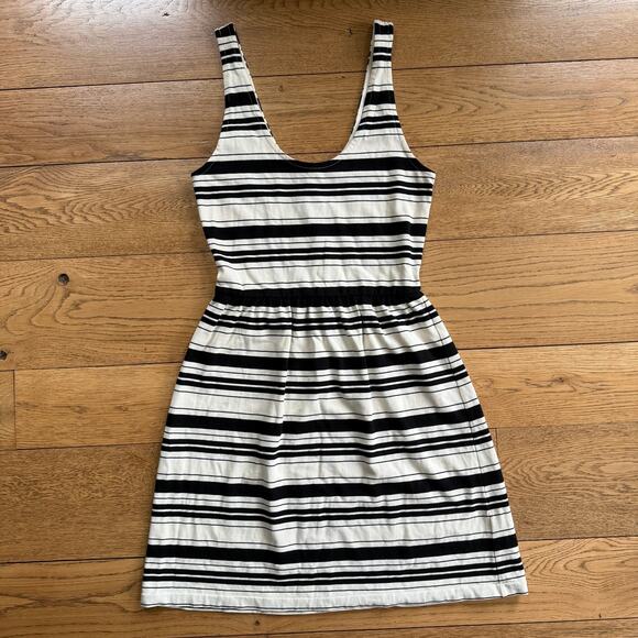 J.Crew Factory Store Dresses & Skirts - J. Crew Striped Knee Jumper Dress SZ Small Button Back Scoop Neck Cotton Preppy